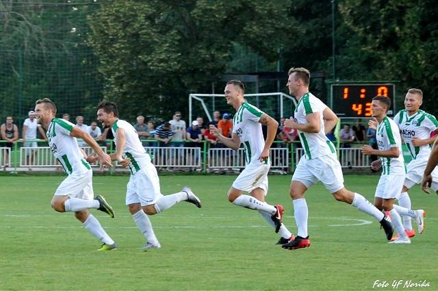 Futbal, Slovnaft Cup: Malženice porazili Petržalku, ďalej idú aj Vrbové a Hlohovec