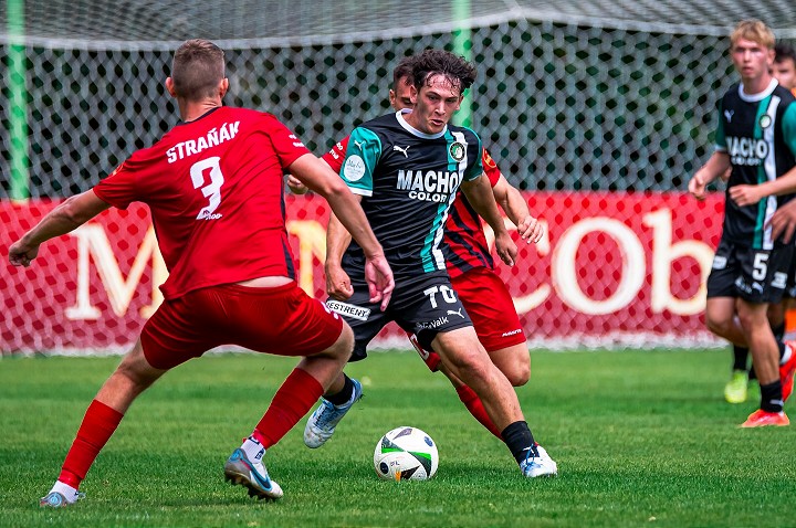 Kam za futbalom? V Malženiciach hrá Banská Bystrica, Červeník hostí Šúrovce