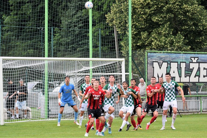 Futbal, 2. liga: Mladý tím Malženíc dlho vzdoroval Liptovskému Mikulášu