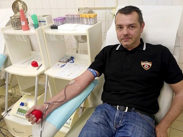 Na štadión fanúšikov Spartaka nepustili, stretli sa v nemocnici