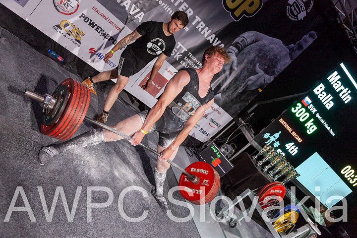 Dvihol 345 kilogramov, predviedli sa aj ženy. Victoria Cup prepisoval históriu