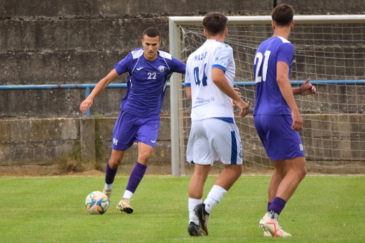 Futbal, 5. a 6. liga: Hlohovec v divokom zápase remizoval, Cífer prehral dôležitý duel