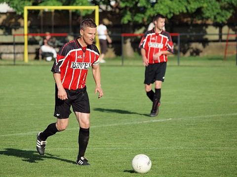 Opora Hrnčiaroviec: Štyridsiatku má za sebou, no stále hrá futbal