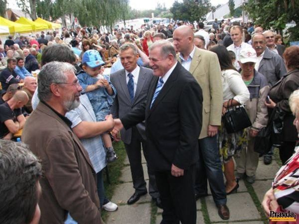 V Trnave bol pred dvadsiatimi rokmi plný dom, štadión zaplnili členovia HZDS