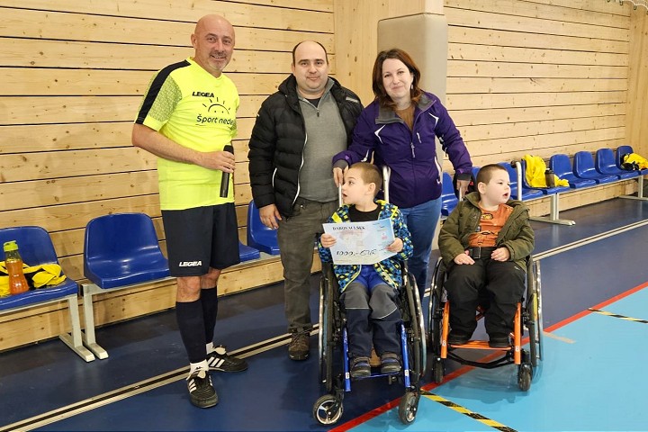 Futbal pre dobrú vec: Peniaze pomôžu Matejovi a Jakubovi z Cífera
