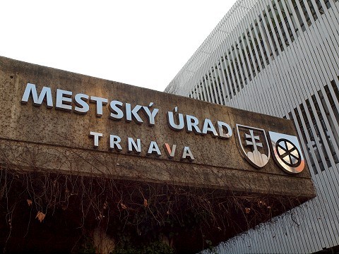 Chod trnavského mestského úradu bude riadiť kňaz Bazala