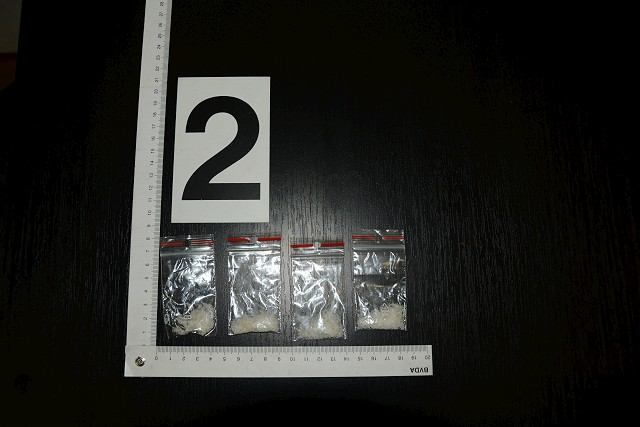 Protidrogová razia v Hlohovci: Pri policajnej akcii zaistili vyše 430 dávok metamfetamínu