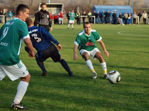 Futbal, OM: Zvončín zakopol s Drahovcami