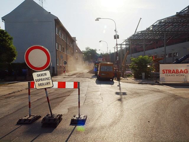 V centre Trnavy platia ďalšie dopravné obmedzenia, vyžiadala si ich výstavba City Areny