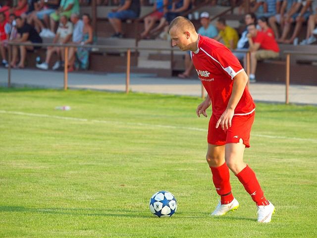 Futbal, 5. liga: Zvončín aj Hlohovec vyhrali, o postupe sa rozhodne v poslednom kole