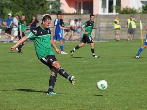 Futbal, 5. liga: Vo Veľkých Kostoľanoch kraľoval Kinči, v Trebaticiach Rapavý