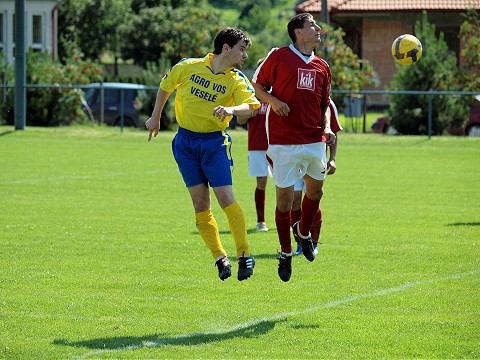 Horúčavy hýbu futbalom, vidiecke súťaže sa začnú o hodinu neskôr
