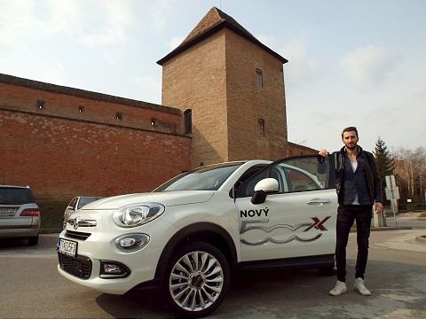 Futbalista za volantom: Spartakovec Kamil Kuzma si zajazdil na novinke FIAT 500X