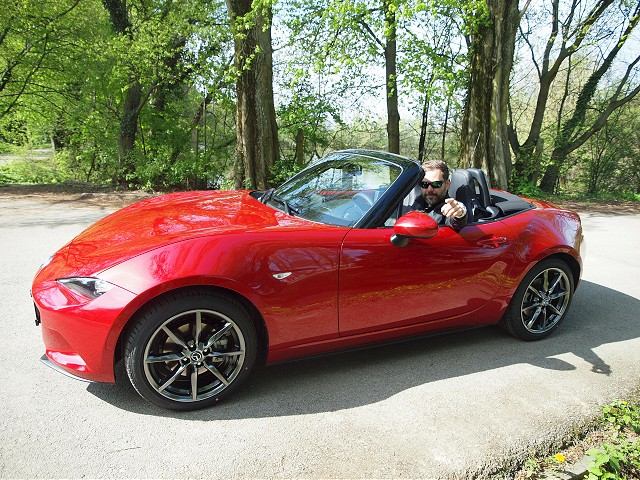 Moderátor Chyno po teste novej Mazdy MX-5: Toto je leto!