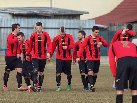Futbal, OM: V Šulekove padali góly a červenalo sa, tri body si odviezli Drahovce