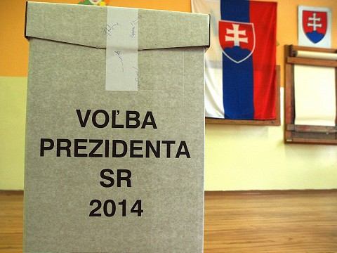 Rozhoduje sa o prezidentovi, na facebooku pribúdajú výzvy k volebnej účasti