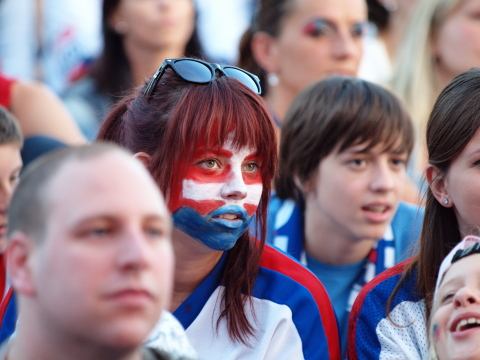 Slovenskóóó! kričali stovky hokejových fanúšikov na Slávii