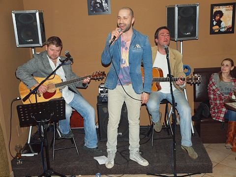 V trnavskom Music Café vystúpi vo štvrtok Duo Live Guitars