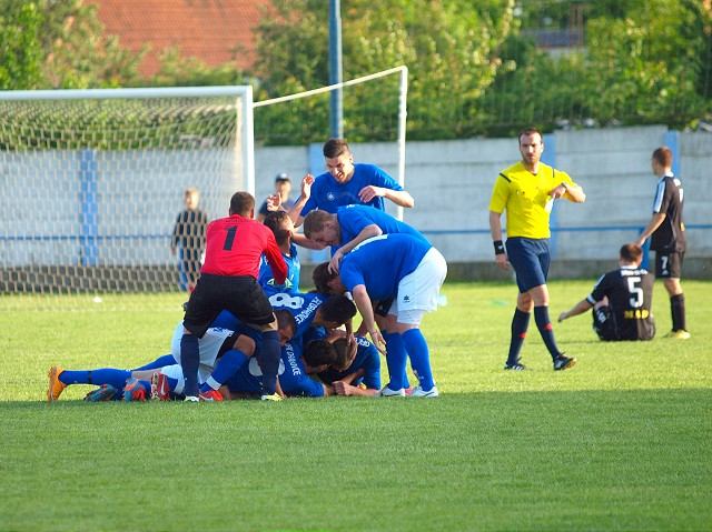 Futbal, OM: Drahovce zdolali Leopoldov a sú bližšie k postupu, v Siladiciach úradoval Kinči