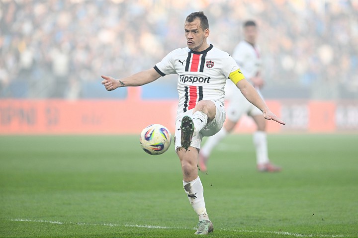 Spartakovec Mikovič: Už žiadne výhovorky, do Podbrezovej musí isť 10 prepnutých