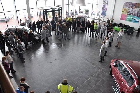 V automobilke PSA Peugeot Citroën Slovakia si uctili obete teroristického činu