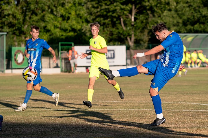 Futbal, 4. liga: Boleráz zdolal Imeľ, Horná Krupá opäť zvíťazila