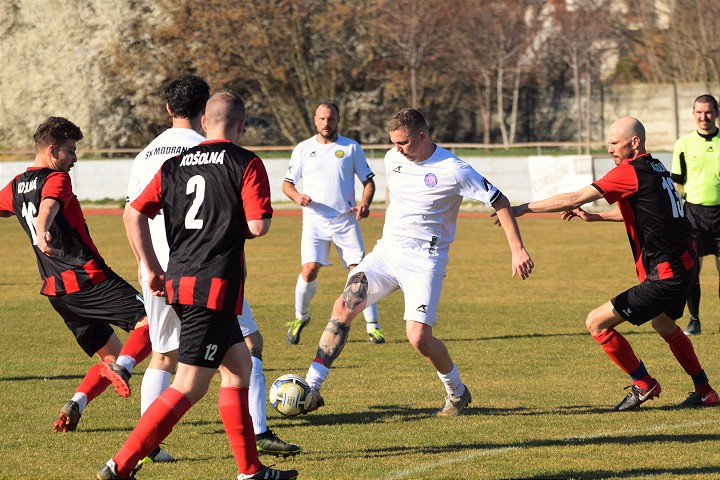 Kam za futbalom? Piešťany vyzvú Vrbové, Horné Orešany čelia Zelenču