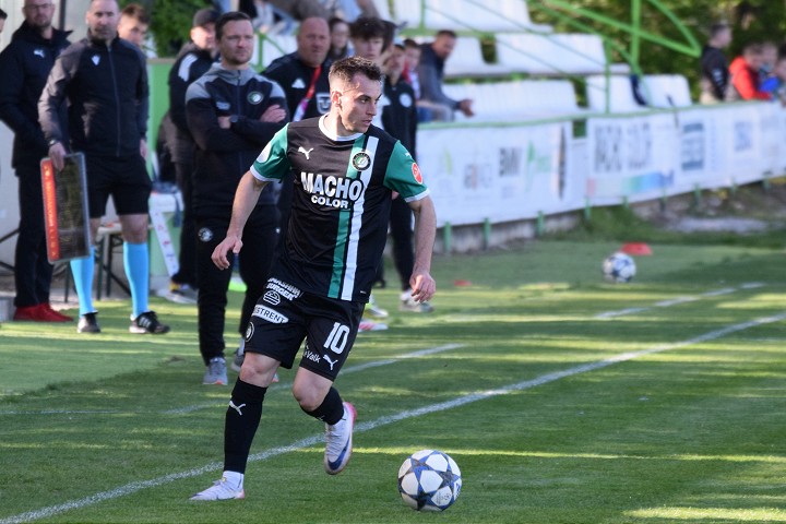 Kam za futbalom? Malženice privítajú Slovan B, v pohári hrá Vrbové s Trebaticami