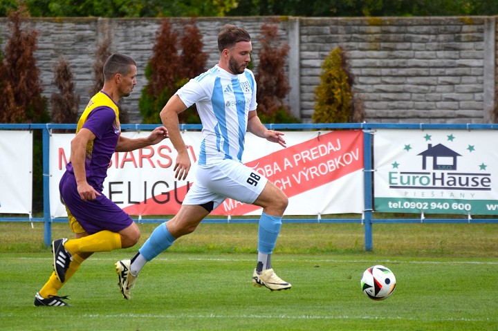 Futbal, 8. liga B: Veľké Kostoľany porazili Veselé, Brestovany dali 10 gólov