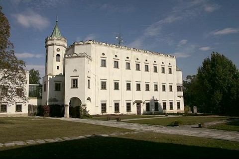 Výtvarníkov v kaštieli v Moravanoch nad Váhom nahradili bezdomovci