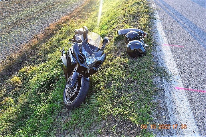 Medzi Naháčom a Trstínom sa zrazili dvaja motocyklisti