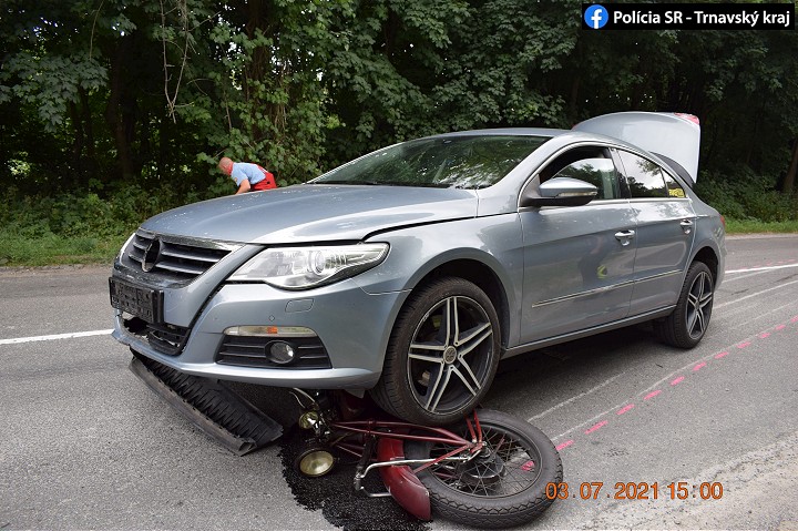 Ďalšia nehoda motorkára pri Trstíne, policajti riešili aj nehody cyklistiek