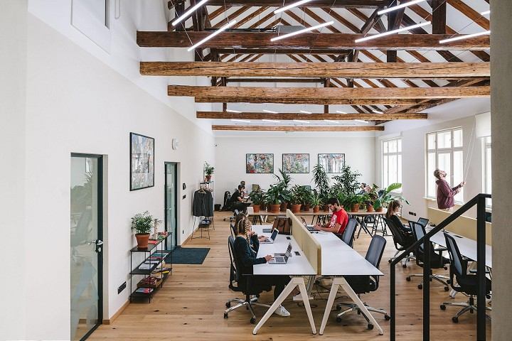 Nádvorie Coworking pomáha biznisu. Vytvoril Štipendijný program pre mladých podnikateľov