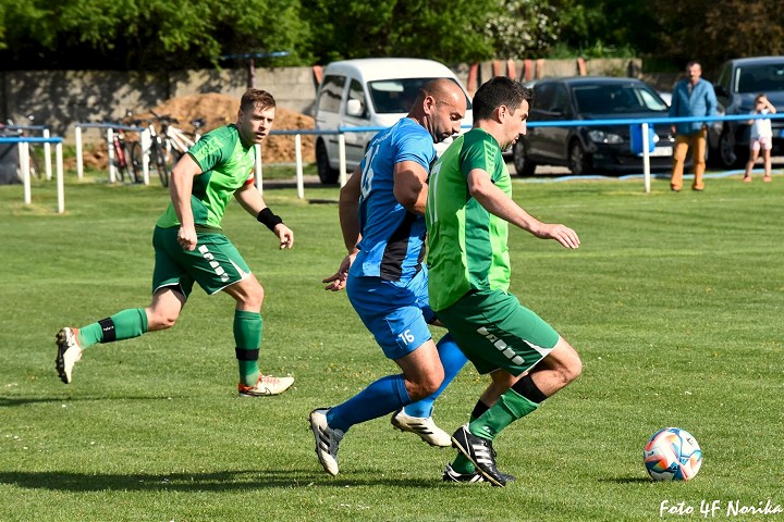 Futbal, 9. liga: Šulekovo strelilo šesť gólov, Dolný Lopašov drží líderstvo