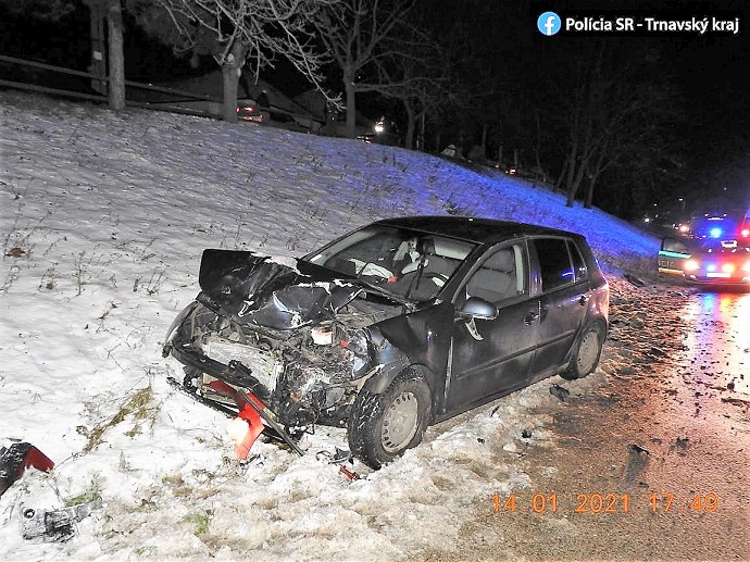 Hrozivá nehoda pri Bučanoch: Jedna osoba skončila v nemocnici