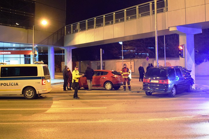 Pri pondelkovej nehode vedľa City Areny zohral úlohu alkohol
