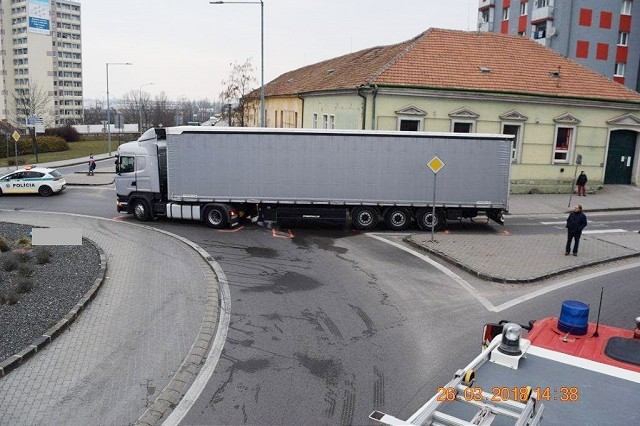 Polícia žiada svedkov smrteľnej nehody v Hlohovci o spoluprácu