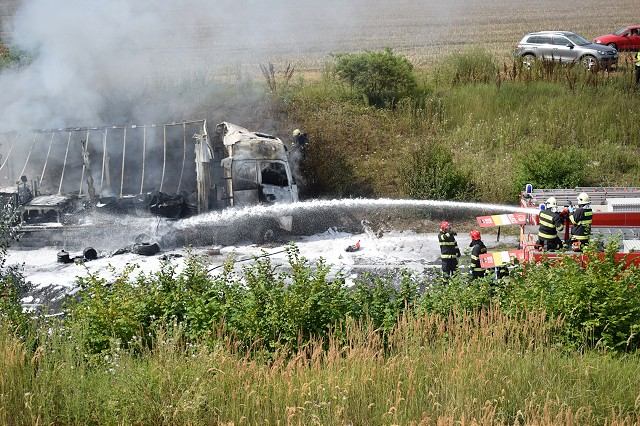 Tragická nehoda na trnavskom obchvate: Zrazil sa kamión s osobným automobilom