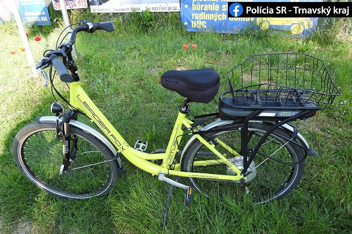 Vodič v Suchej nad Parnou nedal prednosť cyklistke, skončila v nemocnici