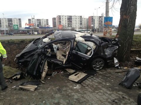 Pri úniku pred hliadkou zdemoloval seba i ďalšie autá