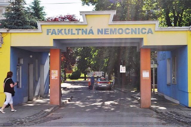BÁBENCE: Fotografie detičiek potrebujeme mailom, pre chrípku platí zákaz návštev