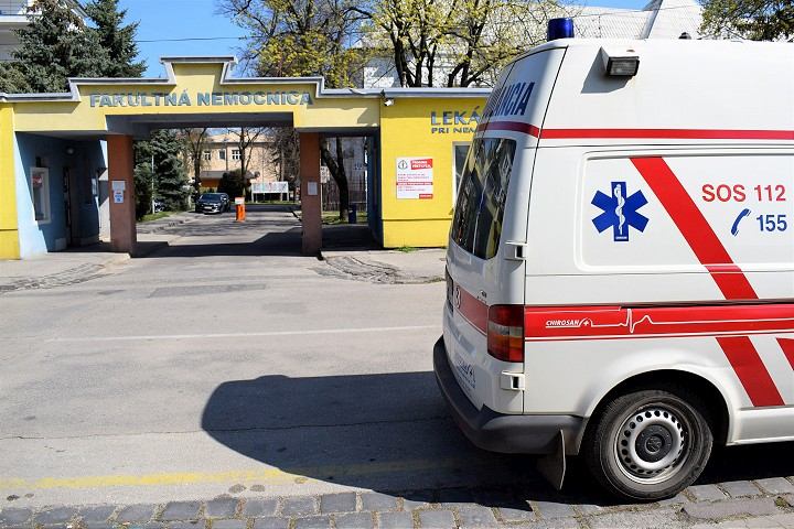 Trnavská nemocnica je na hranici kapacít, pre koronavírus cíti nedostatok sestier