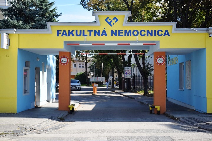 V trnavskej nemocnici opäť stúpol počet hospitalizovaných s koronavírusom