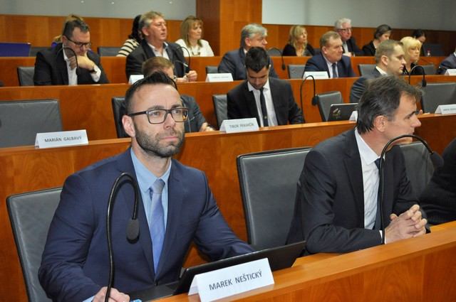 Krajskí poslanci zvolili podpredsedov, schválili si aj odmeny