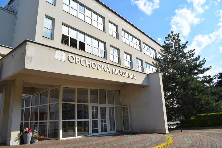 Stredné školy budú po stavebných úpravách bez architektonických bariér