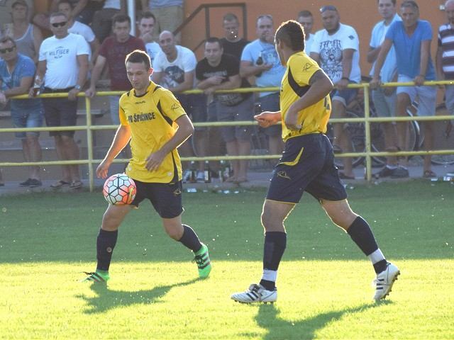 Kam za futbalom? Špačince privítajú Holíč, v oblasti pokračuje Bestrent Cup