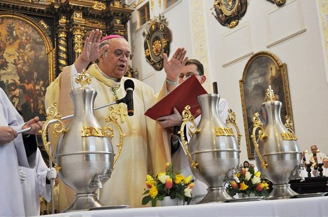 V trnavskej katedrále vysvätili oleje, prišiel aj apoštolský nuncius