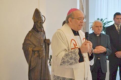 Polnočnú omšu v katedrále bude na Vianoce celebrovať arcibiskup Orosch