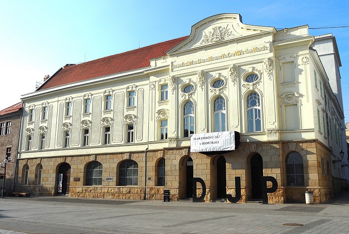 Divadlo Jána Palárika obnoví zadnú časť budovy, zlepší tak podmienky pre hercov