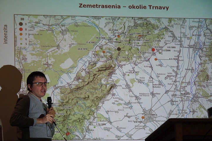 Ľudia vybiehali na ulicu, steny praskali. Zemetrasenie je na Dobrej Vode stále témou